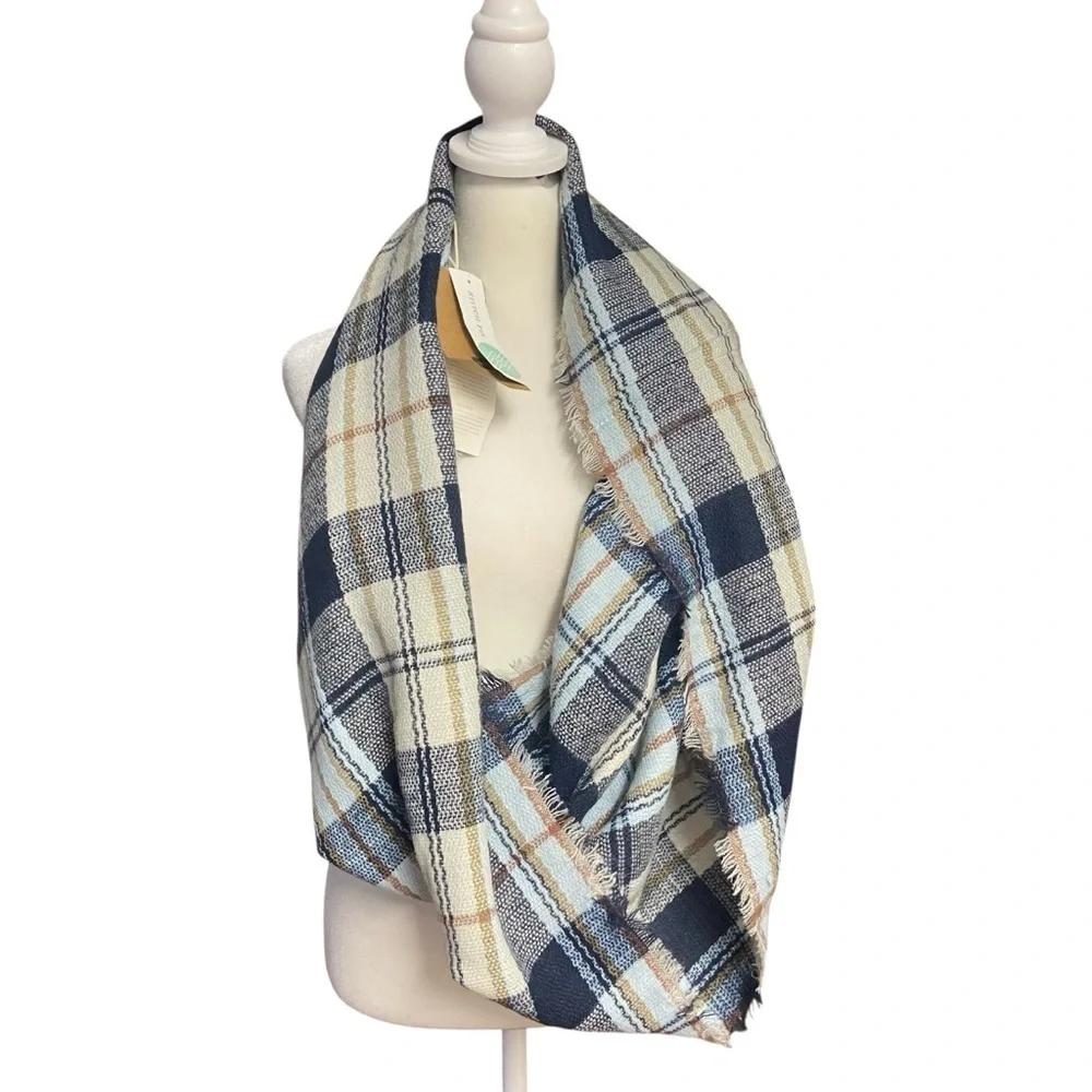 Look by M Rosarita Infinity Scarf OS Navy Cream Tan Plaid  Wool Blend Fall NWT